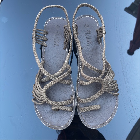 Plaka Shoes - Plaka Taupe Sandals Size 11
